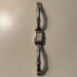 Gucci 1900-series / Gucci Bracelet Watch